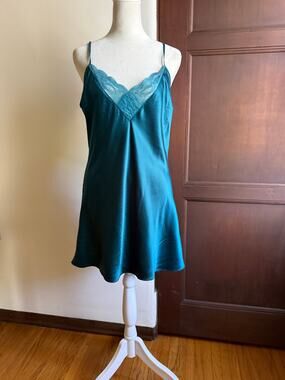 Y2K Vintage Victoria's Secret Teal Blue Silk Lace Trimmed Chemise | Medium